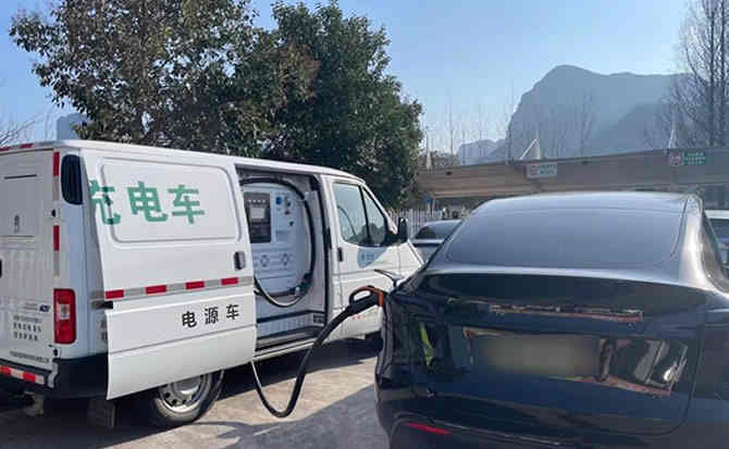 中江汽车搭电